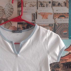 brandy melville v notch ashlyn top ✨